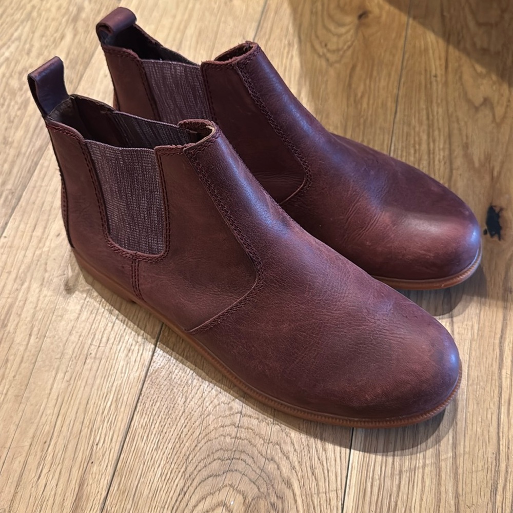 Kodiak red Chelsea boots